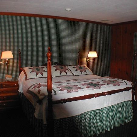 The 1896 House Country Inn - Brookside & Pondside วิลเลียมส์ทาวน์ ภายนอก รูปภาพ